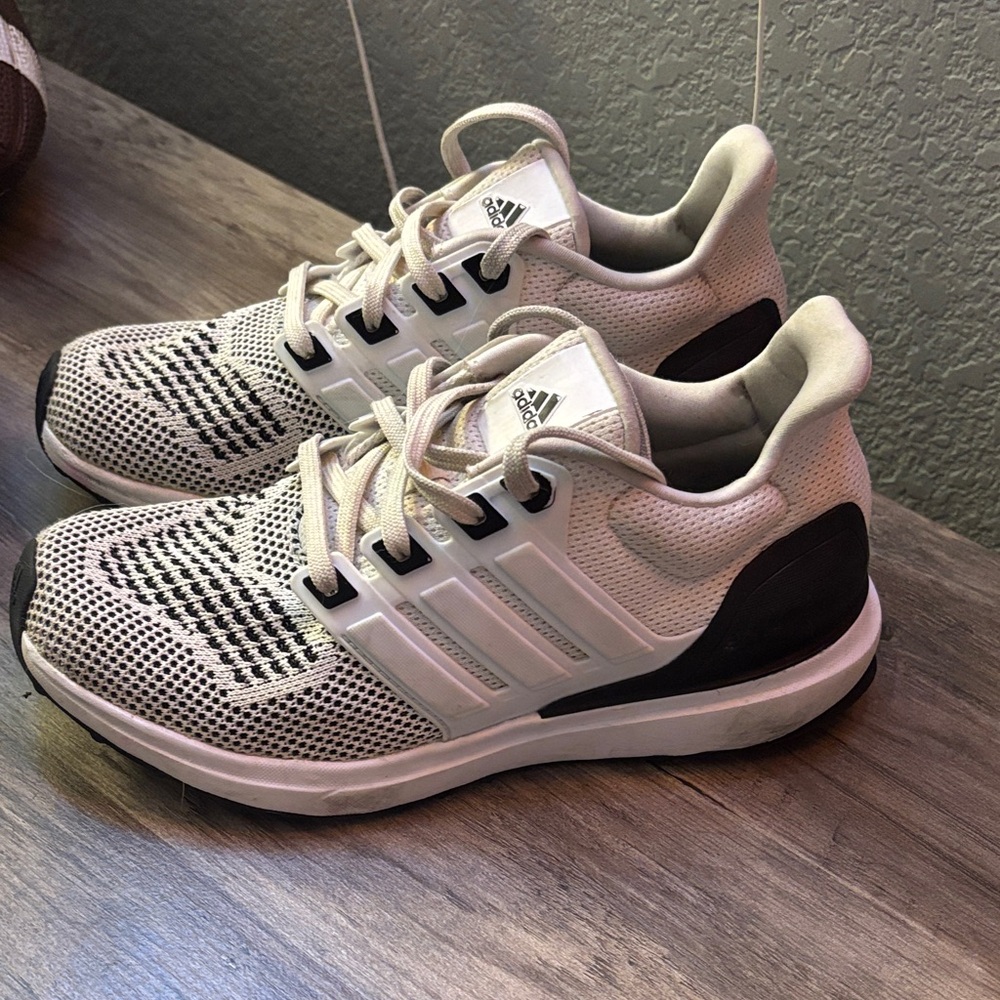 Adidas Cream and Black Running Shoes